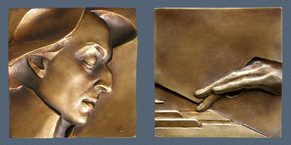 TOUCH, cast bronze, 115x116 mm, 2001
Keywords: contemporary