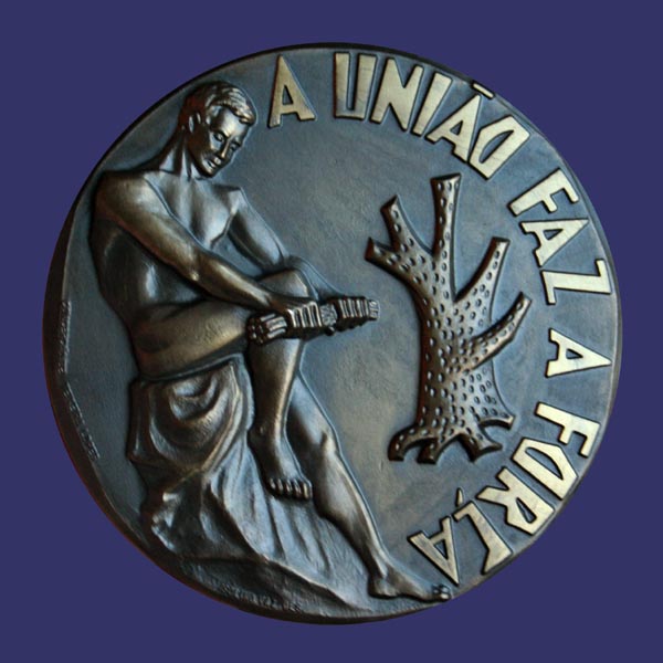Vaz, Isolina, A Unio Faz a Fora (The Union Makes the Strength) 1969, Obverse
Portuguese Medal; Concept by Teixeira Lopes; Engraved by Inacio
Keywords: birks_nude_male