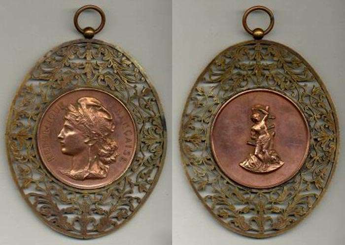 Marianne and Saint Sebastien, Medal-Pendant
[b]From the collection of Mark Kaiser[/b]

Undated; In ornate chiseled bronze frame
Keywords: frederick_de_vernon